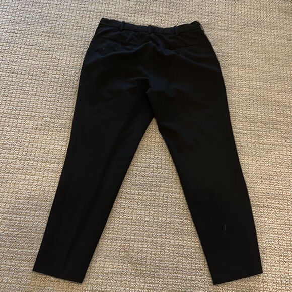 Uniglo Black chino pants - Picture 2 of 5